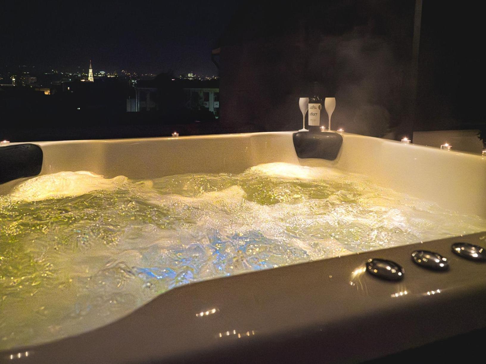 Gavas Jacuzzi Relax Zen Apartment Cluj Napoca Bagian luar foto